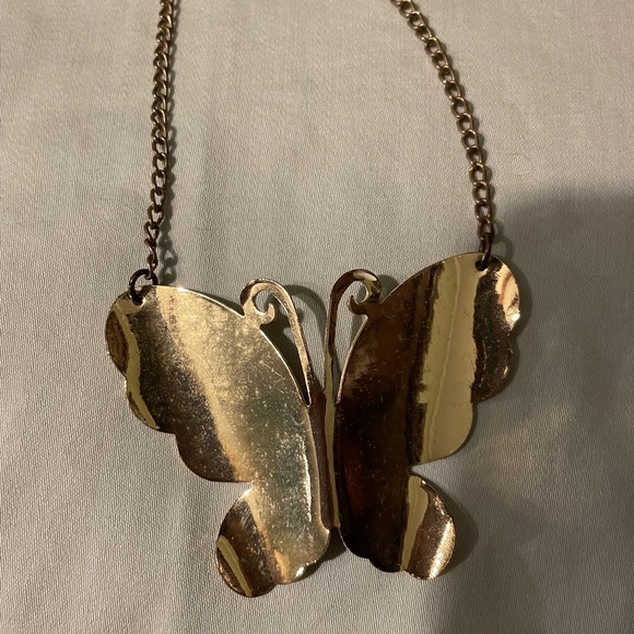 Butterfly necklace - Picture 2 of 3
